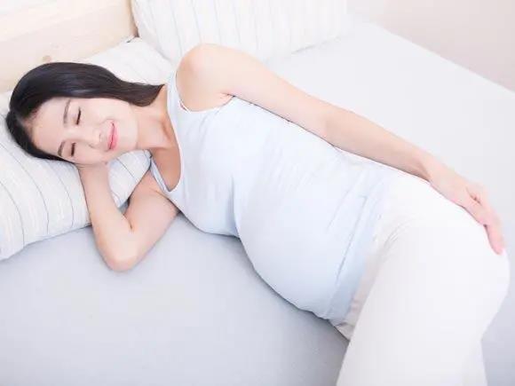 一個好的睡姿決定健康程度！這兩種姿勢不僅舒服，還能補腎，快試試吧!